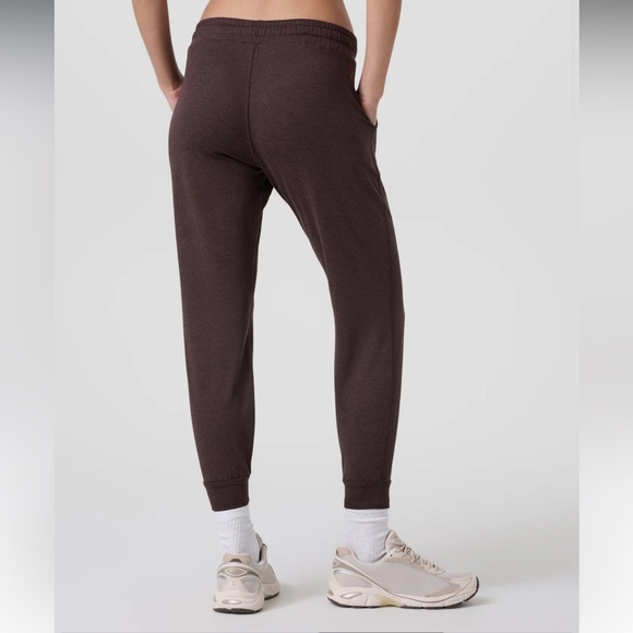 Vuori Performance Jogger Limited Edition Color Java Heather - Picture 2 of 6